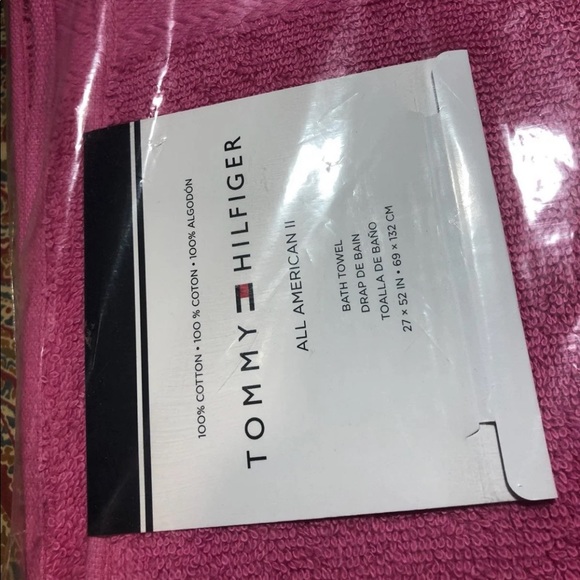 NWT Tommy Hilfiger Bath Towel - Picture 4 of 6
